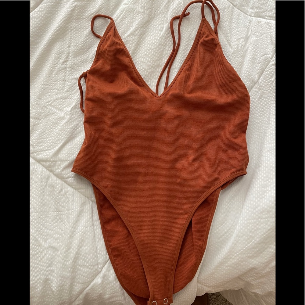 seamless tie back bodysuit